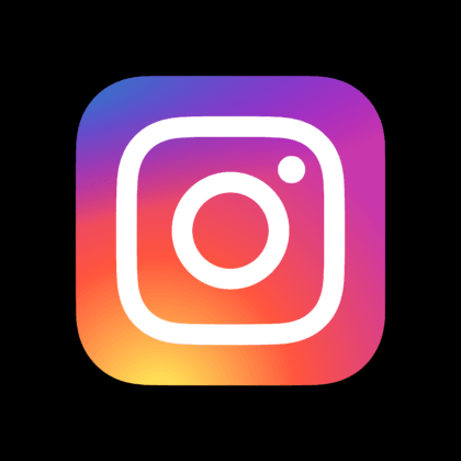 Instagram logo sur fond noir